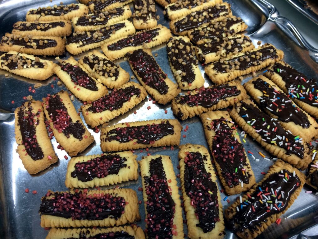 LINET Services wird zur Weihnachtsbäckerei - Keksbackaction 2014
