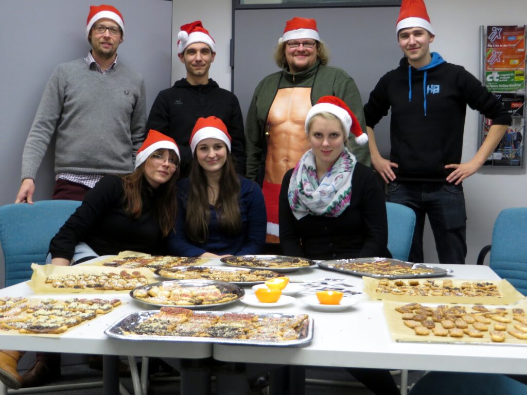 LINET Services wird zur Weihnachtsbäckerei - Keksbackaction 2014